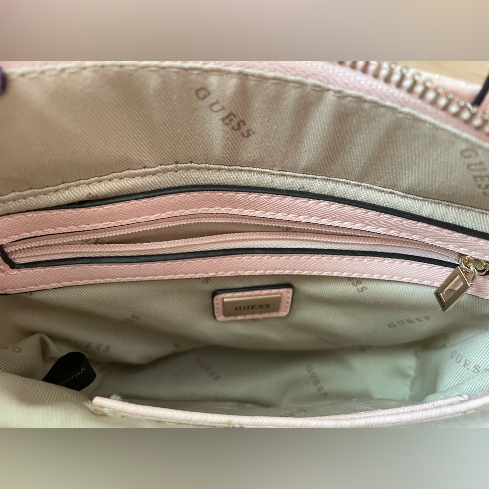 GUESS - NWOT- Mini nylon tote w/ crossbody strap, light pink - Picture 8 of 9